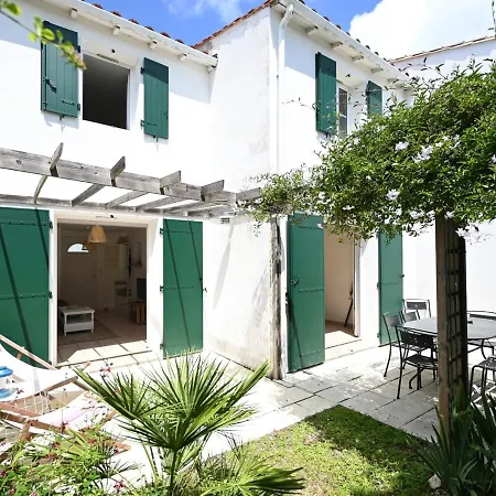 Maison De Village Pour 6 Pers Avec Jardin, Pres Phare Des Baleines Et Plage Conche! - Fr-1-258-128