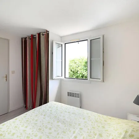 Maison De Village Pour 6 Pers Avec Jardin, Pres Phare Des Baleines Et Plage Conche! - Fr-1-258-128 Saint-Clément-des-Baleines