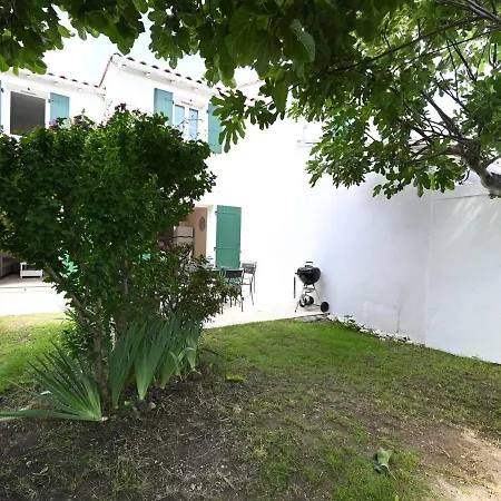 Maison De Village Pour 6 Pers Avec Jardin, Pres Phare Des Baleines Et Plage Conche! - Fr-1-258-128 * Saint-Clément-des-Baleines