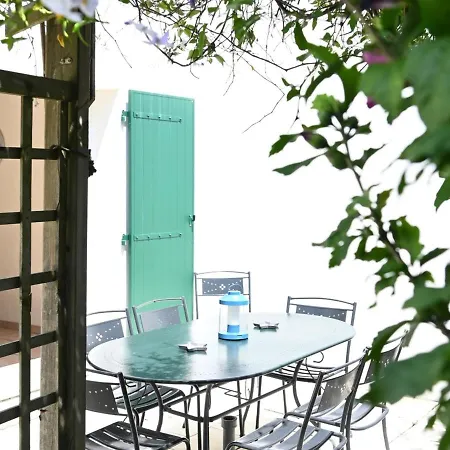 Maison De Village Pour 6 Pers Avec Jardin, Pres Phare Des Baleines Et Plage Conche! - Fr-1-258-128 بيت للعطل *