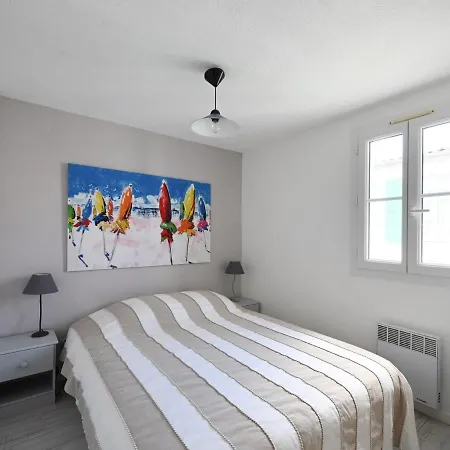 Maison De Village Pour 6 Pers Avec Jardin, Pres Phare Des Baleines Et Plage Conche! - Fr-1-258-128 بيت للعطل سا كليمو دي با