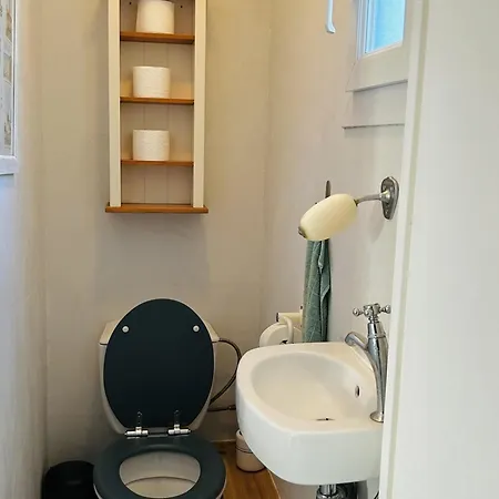 Maison De Village Pour 6 Pers Avec Jardin, Pres Phare Des Baleines Et Plage Conche! - Fr-1-258-128 بيت للعطل سا كليمو دي با